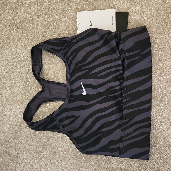 NWT Nike workout bra - Picture 1 of 6